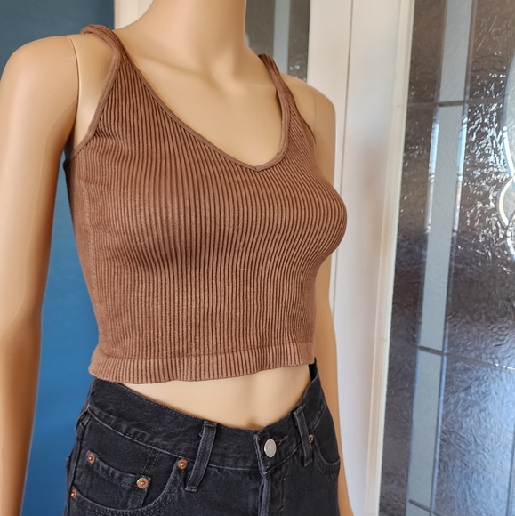 BELLA SEAMLESS BY FREE PEOPLE TOP SZ M - Picture 6 of 16